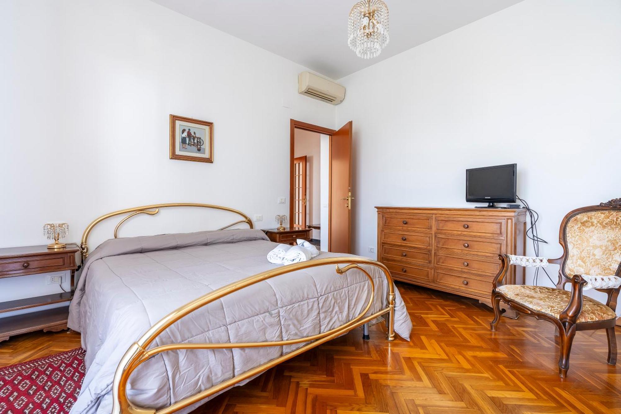 Varlungo Charming With Terrace Florencia